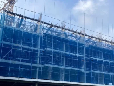 Sự khác biệt giữa lưới cước bao che công trình và lưới bảo vệ container