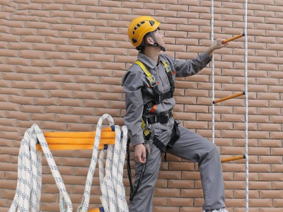Cung cấp & lắp đặt thang thoát hiểm đạt chuẩn PCCC – Giao hàng toàn quốc