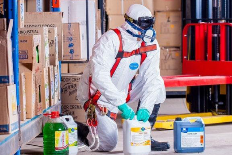 Đường may kín quần áo chống hóa chất đạt chuẩn