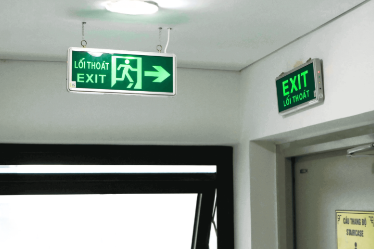 đèn exit chiếu sáng sự cố đèn exit chiếu sáng sự cố