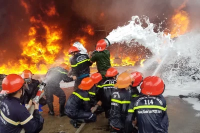 Một đám cháy thiêu rụi tài sản