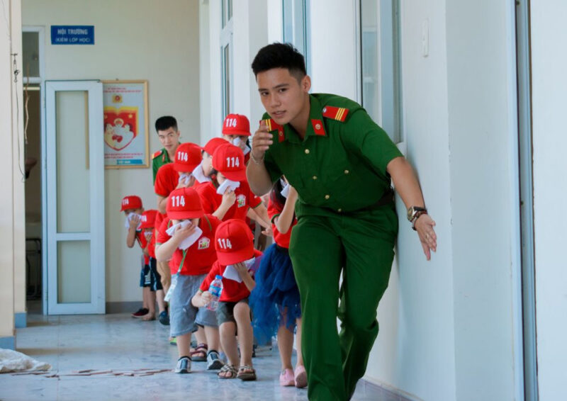Kỹ năng phòng chống cháy nổ cho trẻ em