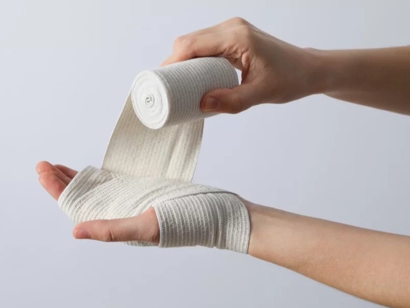 bộ dụng cụ sơ cứu y tế gia đình